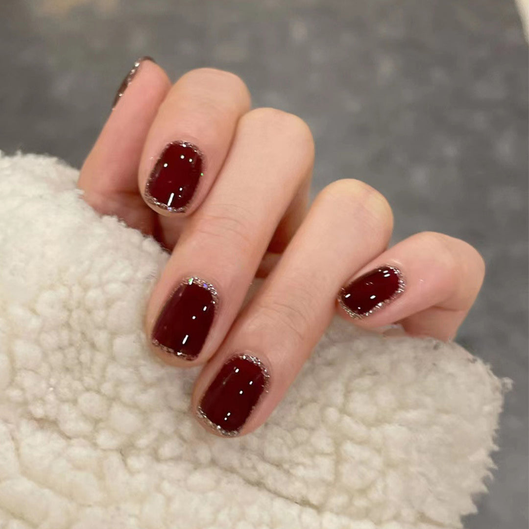 Elegantes Press-On-Nagelkunst-Set mit Glitzerakzenten