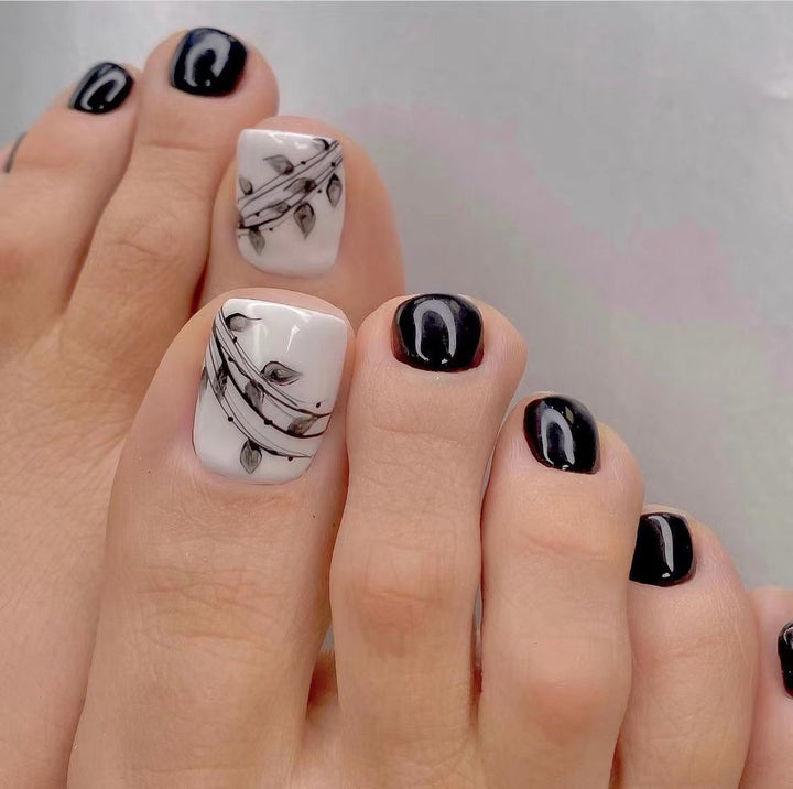 Kunstvolle Fußnagelgestaltung mit Göttlichem Schmetterlingsdesign Karnz
