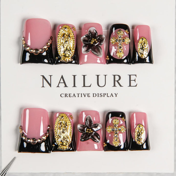 Künstlerisches verziertes Press-On-Nagelset