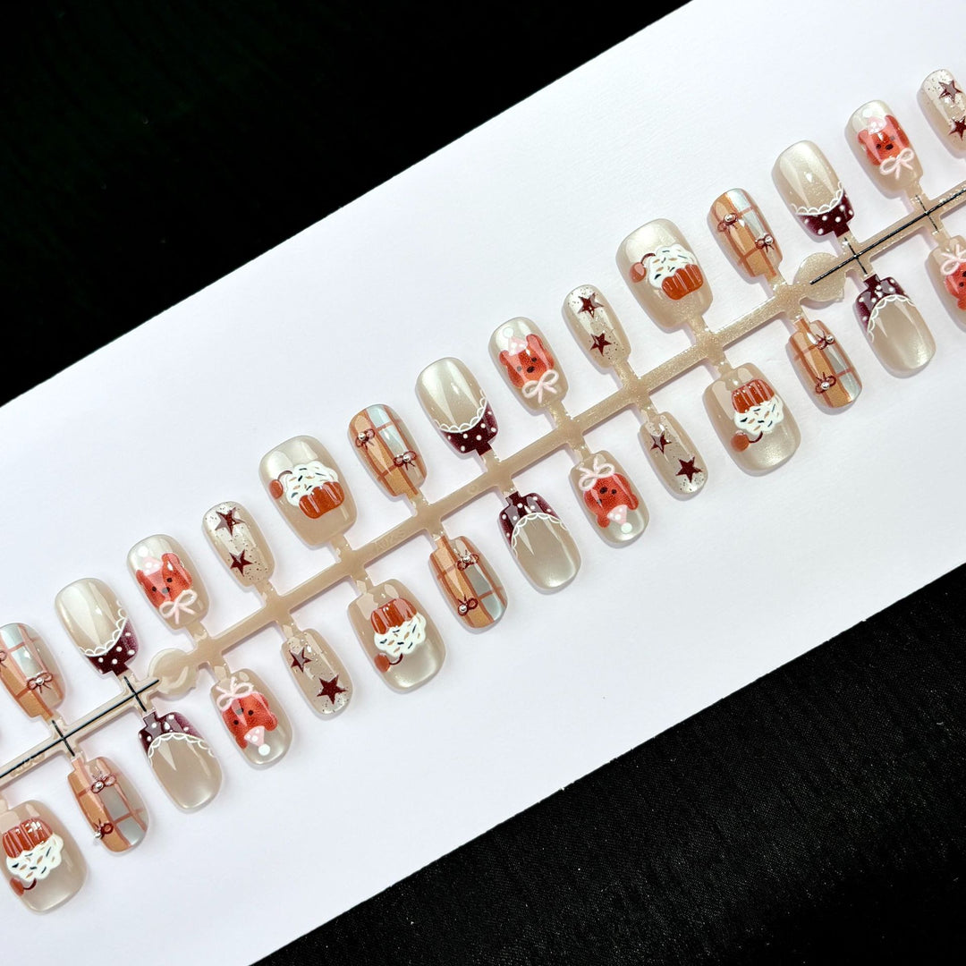 Dekoratives Press-On Nagelkunstset mit Feiertagsmotiven