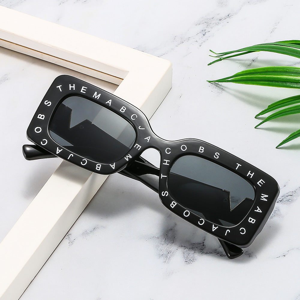 Damen Stylische oversized Sonnenbrille mit einzigartigem Rahmen Karnz