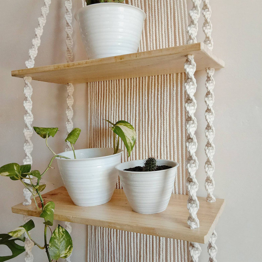 Macrame Pflanze Regal mit dekorativem hängendem Design Karnz