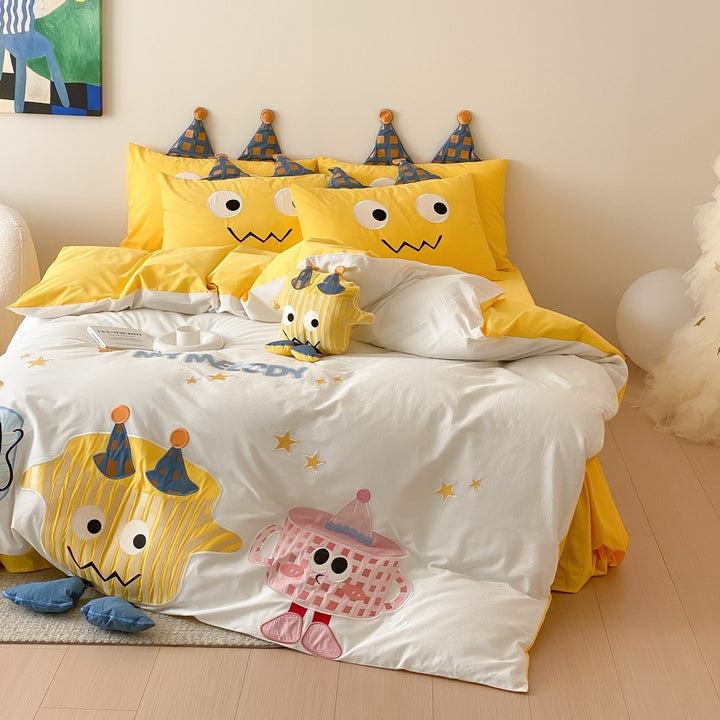Kinder Cartoon Katze Baumwollsatin Bettbezug Set mit ohrförmigen Kissenbezügen und plüschigem Akzentkissen