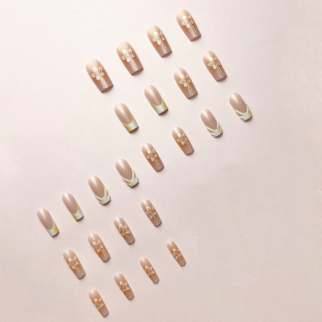 Kunstnagelset mit eleganten floralen Designs und Hochglanz-Finish Karnz