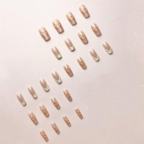 Kunstnagelset mit eleganten floralen Designs und Hochglanz-Finish Karnz