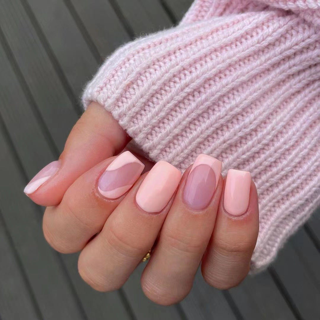 Gel-Nägel mit elegantem Design Karnz