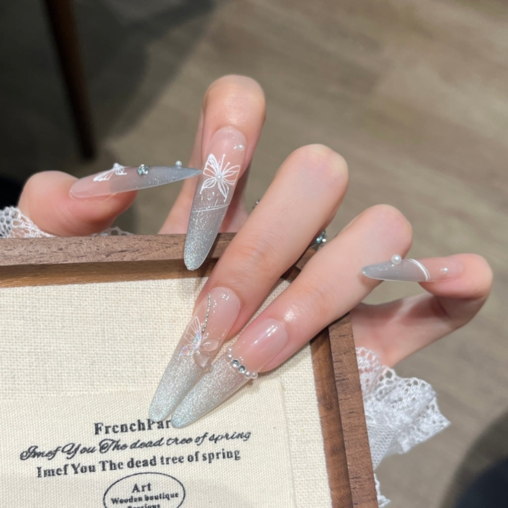 Dekorative Nagelkunst Karnz