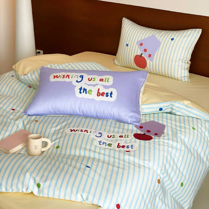 Kinder-Bettwäsche-Set aus Baumwoll-Perkal mit gestreiftem Dessin, applizierten Schriftzügen und verspielten Punkt‑Applikationen