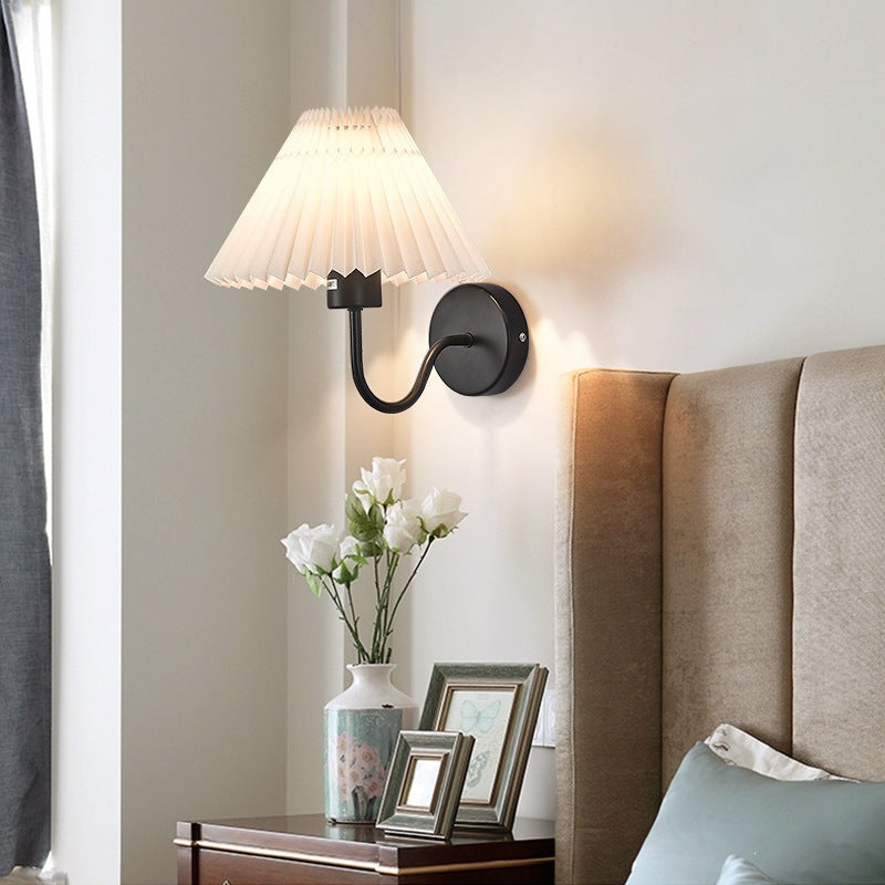 Elegante Satin-Gold Wandleuchte
