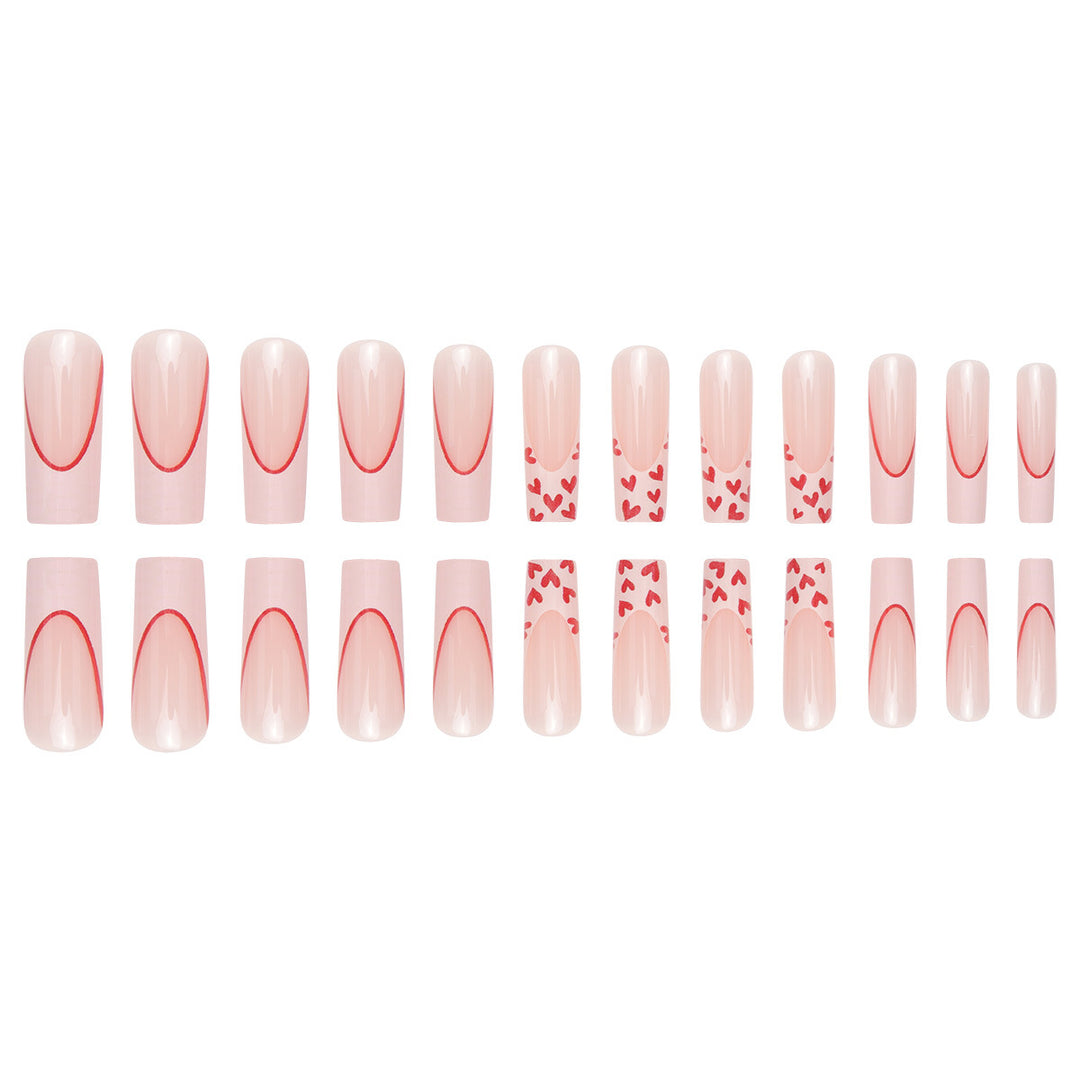 Romantisches Herzakzent Press-On Nagelset Karnz