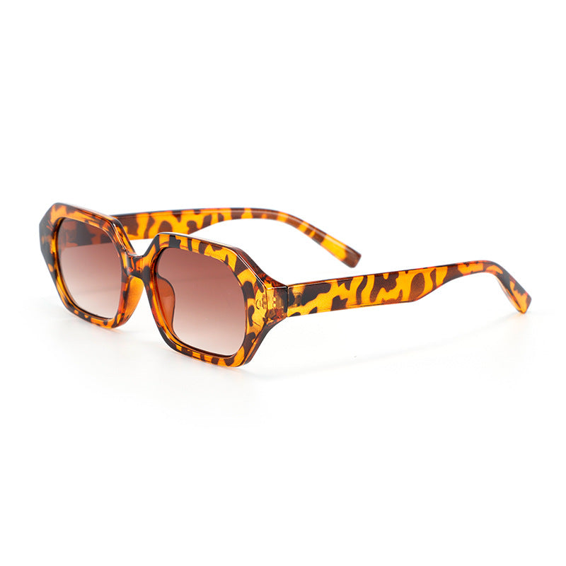 Damen markante Sonnenbrille im modernen Design Karnz