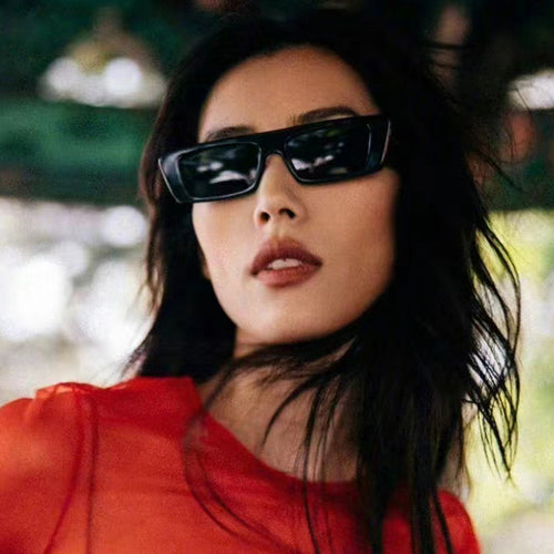 Damen Modische rechteckige Sonnenbrille im modernen Design Karnz
