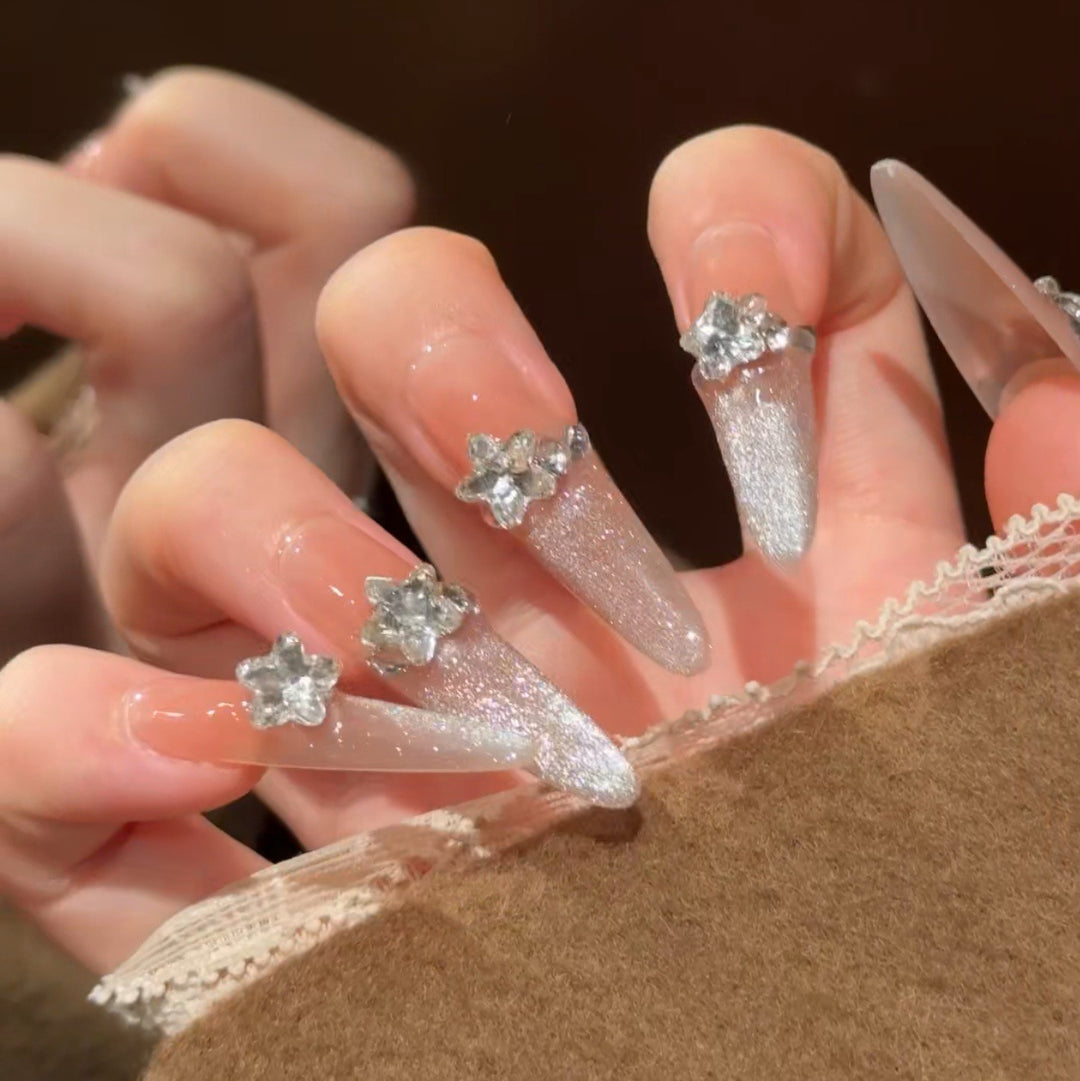 Glamouröses Acryl-Nagelset Karnz