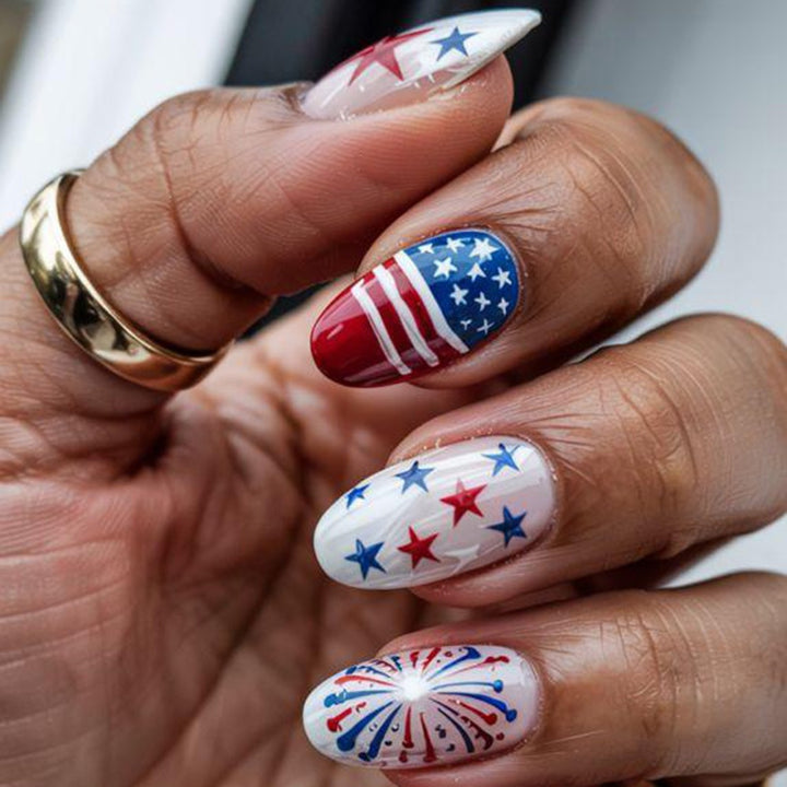 Kreative Kunstnägel mit patriotischen Motiven Karnz