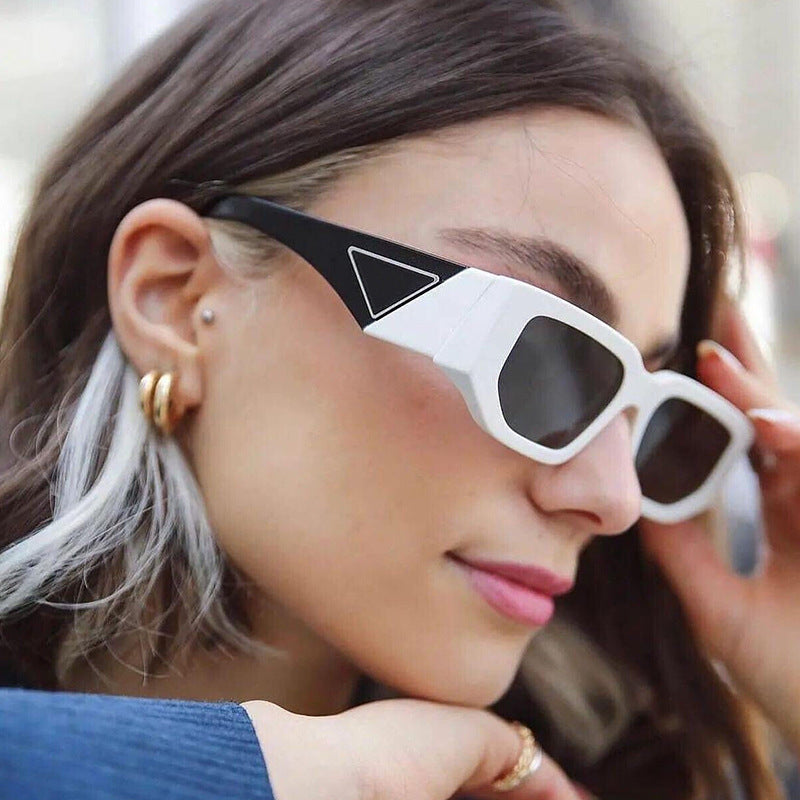 Damen Modische Rechteckige Sonnenbrille mit eleganten Akzenten Karnz