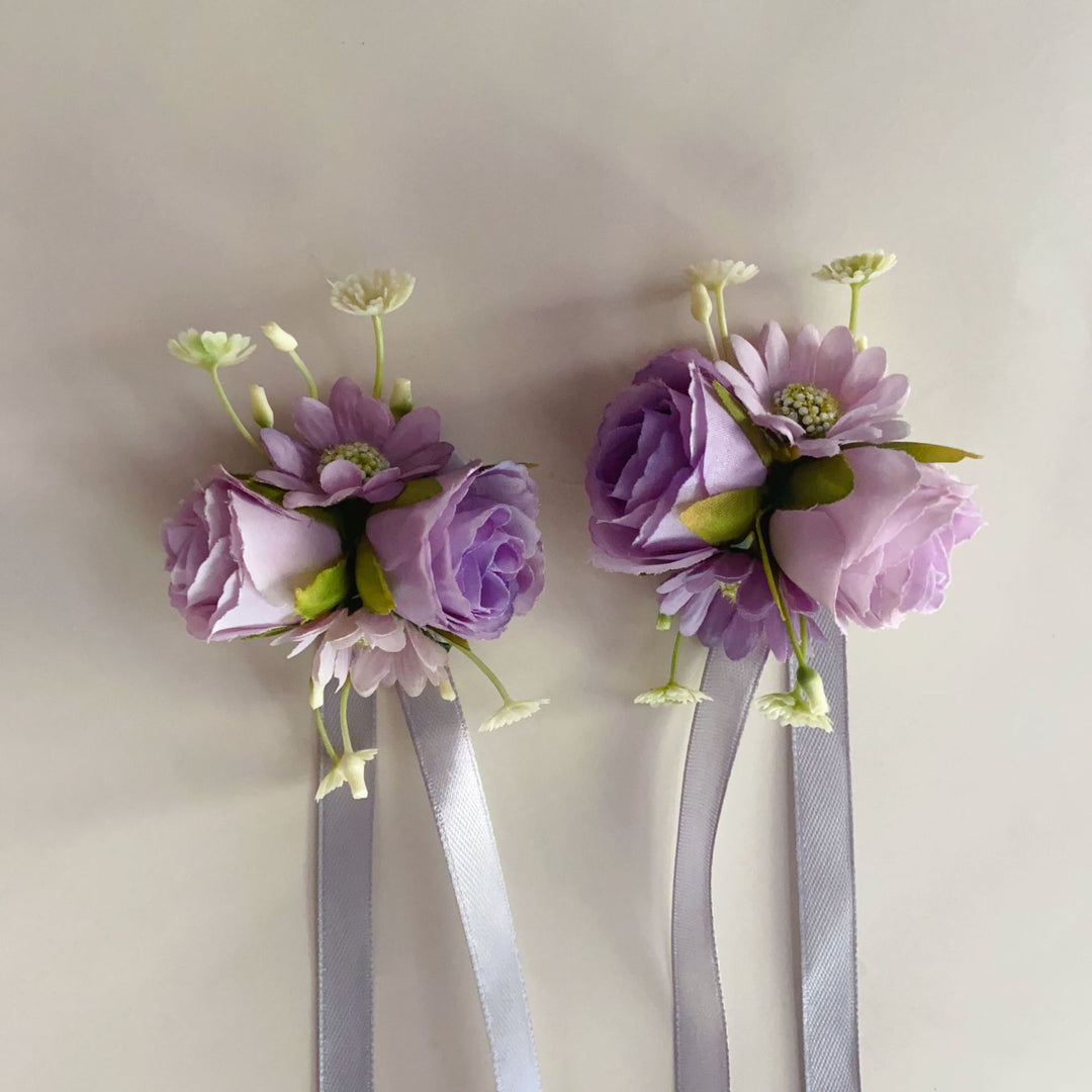 Blumige Handgelenk-Boutonnière