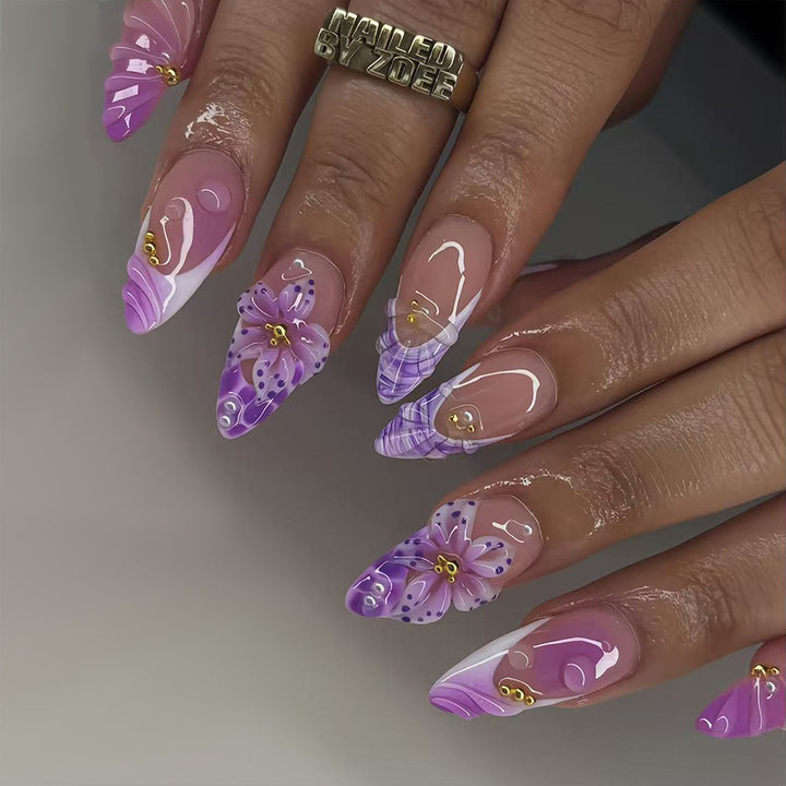 Kunstvolle Nagelset Karnz
