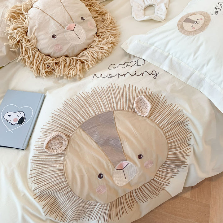 Kuscheliges Kinderbettwäsche-Set mit verspielter Löwenapplikation aus Baumwolle