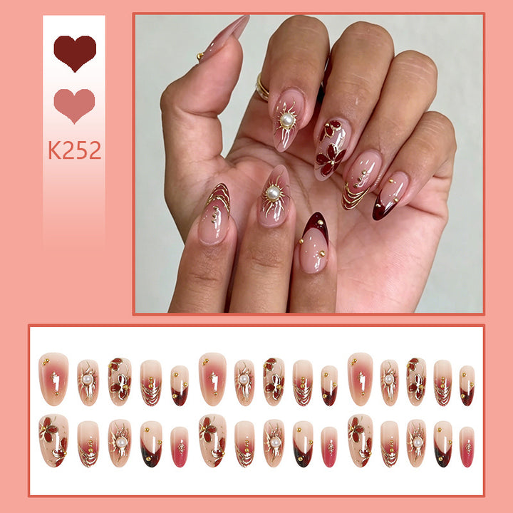 Elegante Kunstnagel-Kollektion mit Glitzermotiven Karnz