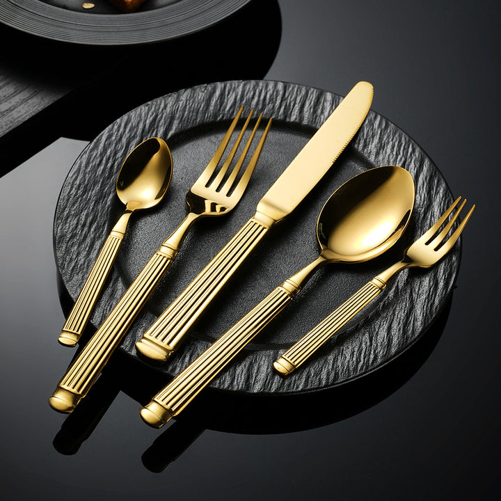 Eleganter Dessertlöffel mit Exklusivem Oberflächendesign Karnz