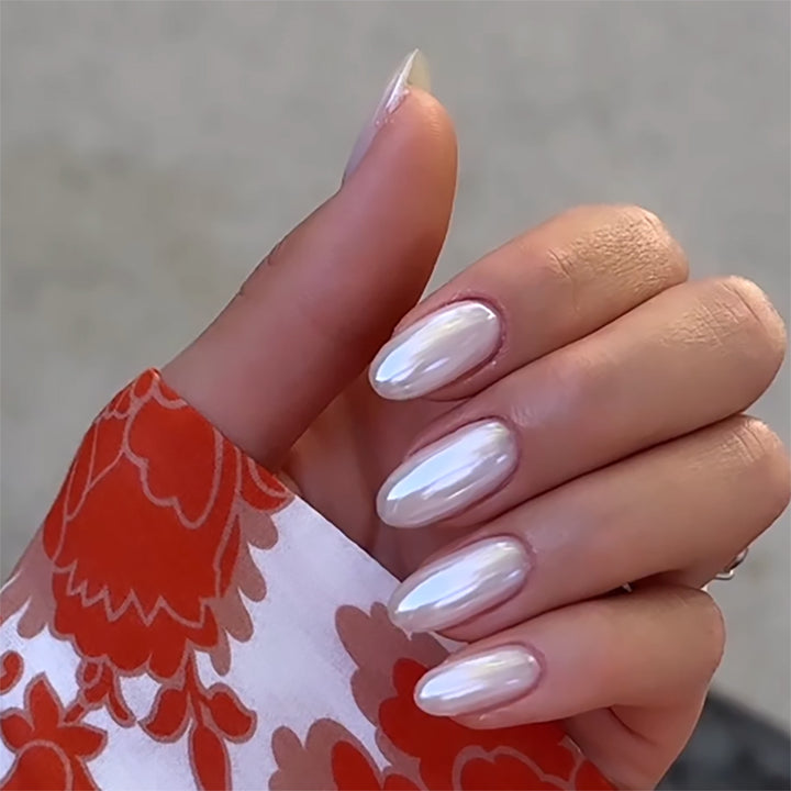 Luxus Acryl-Nägel mit metallischem Glanz Karnz