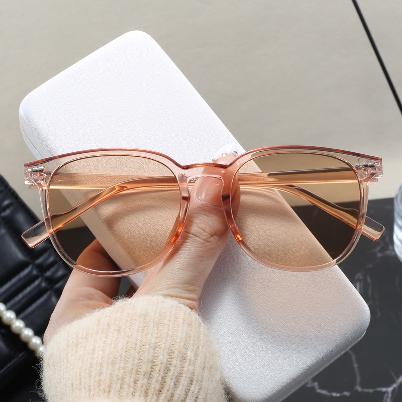 Damen modische Sonnenbrille mit transparentem Rahmen und elegantem Design Karnz