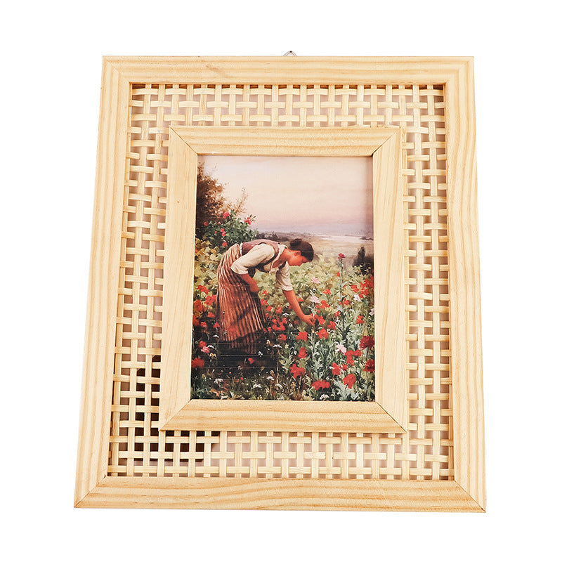 Kunstvoller Bilderrahmen Im Rattan-Design Karnz