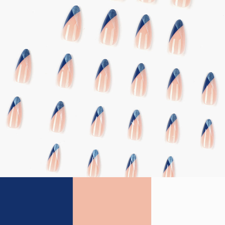 Kunstvolle Nagelverlängerungen mit geometrischem Farbverlauf Karnz