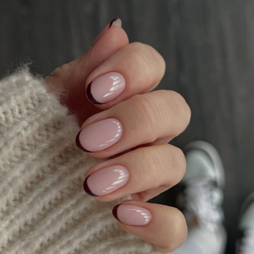 Elegante Nagelkunst mit Farbverlauf und Glossy-Finish Karnz