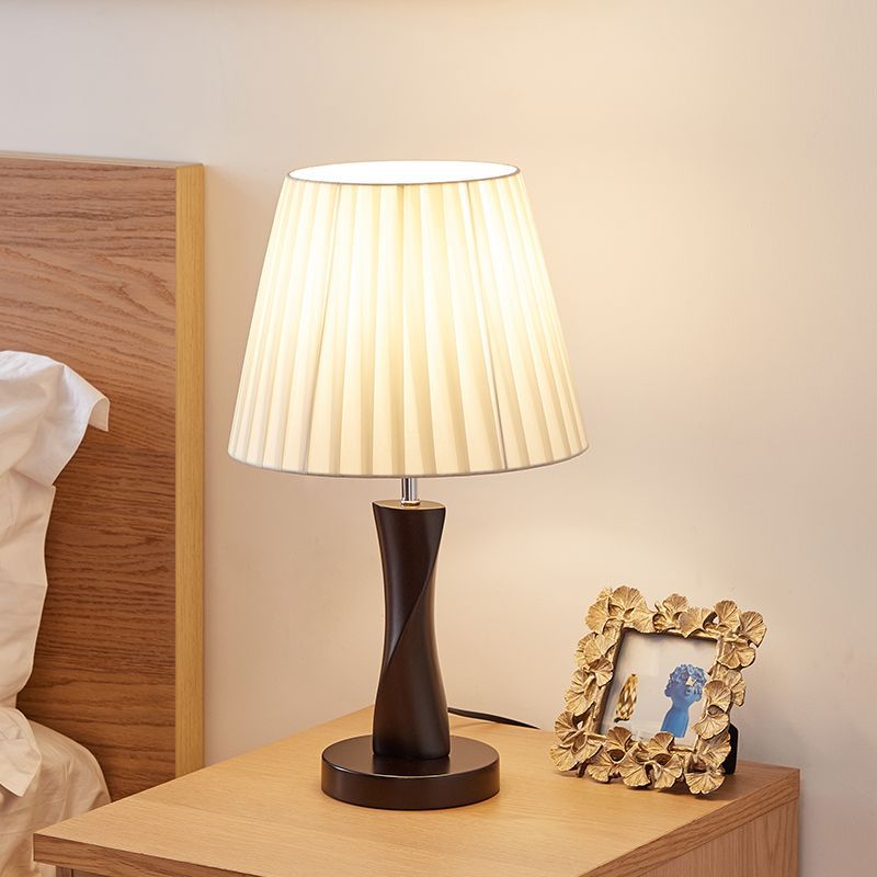 Moderne Gedrehte Design Tischlampe