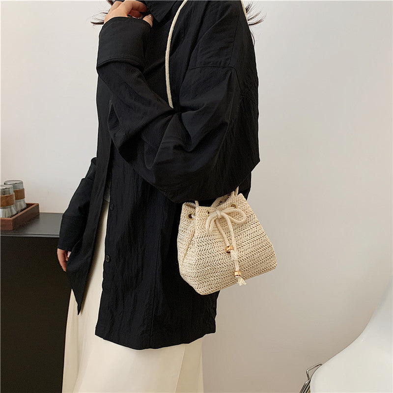Bohemian-inspirierte gewebte Mini-Zugbandtasche Karnz