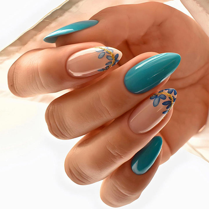 Künstlerisches Press-On-Nagelset mit floralen und Blattdesigns Karnz