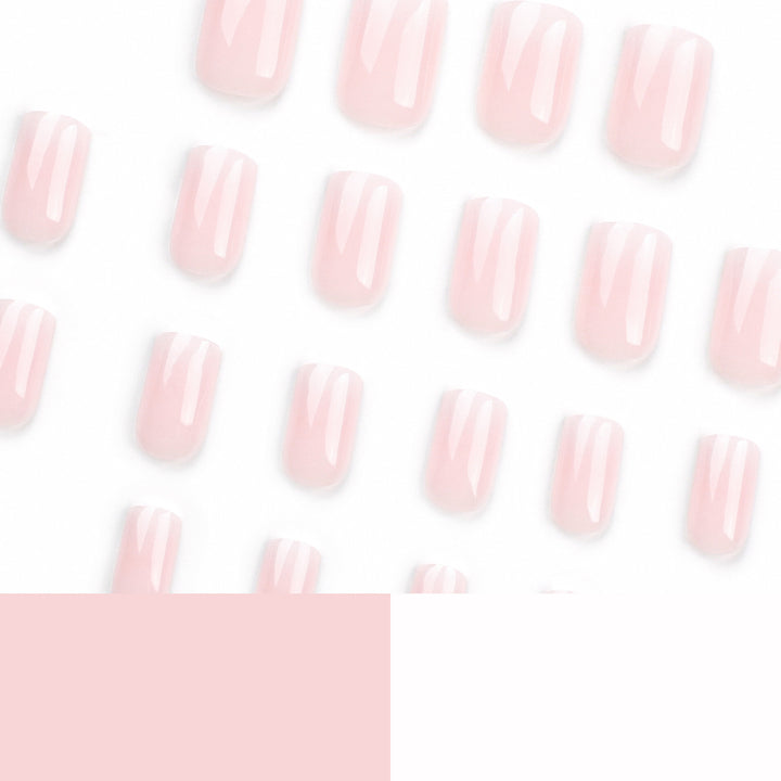 Kunstvolle Nagelverlängerungen mit wippenden Ombre Übergängen Karnz