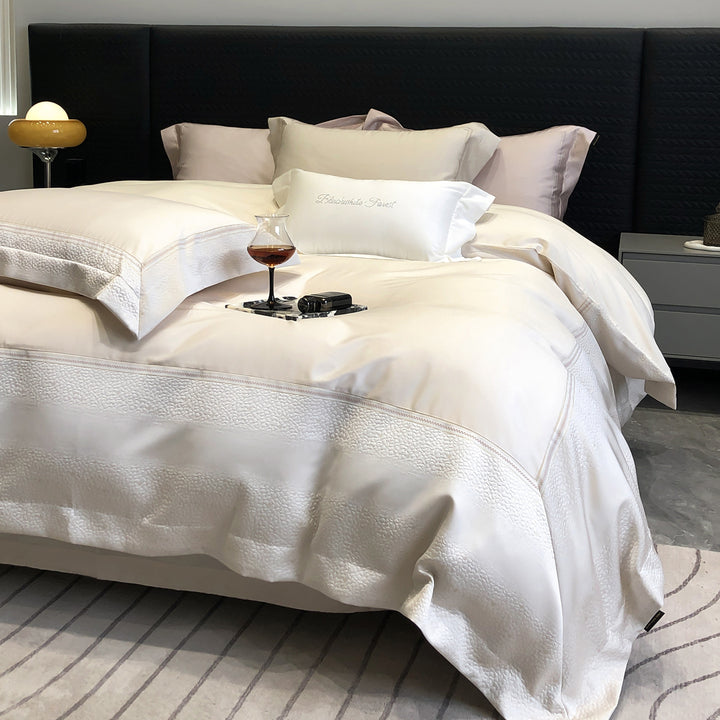 Premium-Baumwollsatin-Bettwäschegarnitur mit strukturierter Matelassé-Bordüre und Hotelverschluss