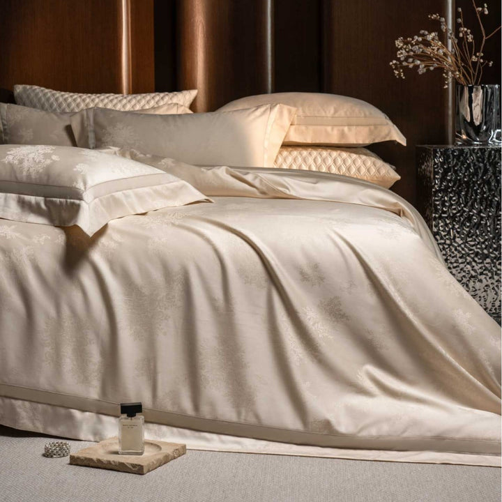 Luxuriöse Satin-Jacquard Bettwäsche-Garnitur mit feinem Damast-Ornament und Oxford-Kissen