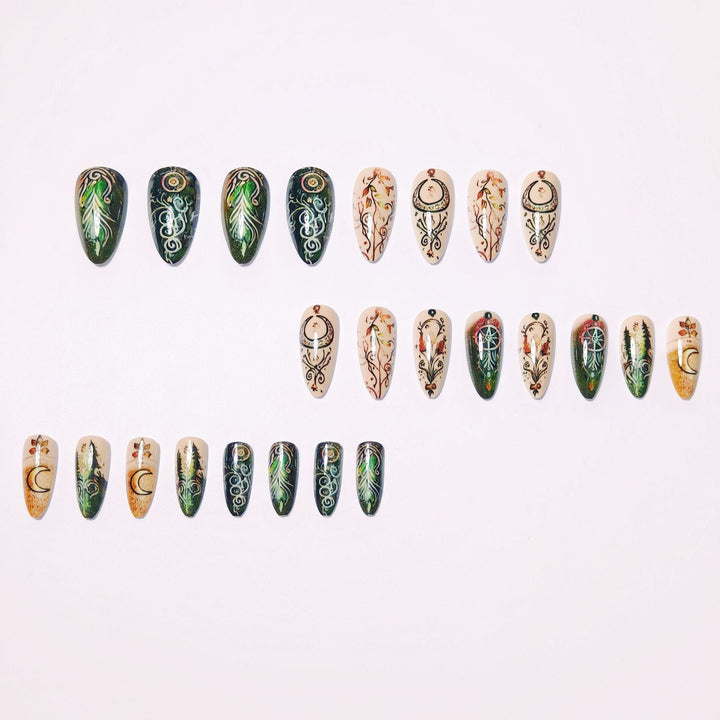 Elegantes Nageldesign Karnz