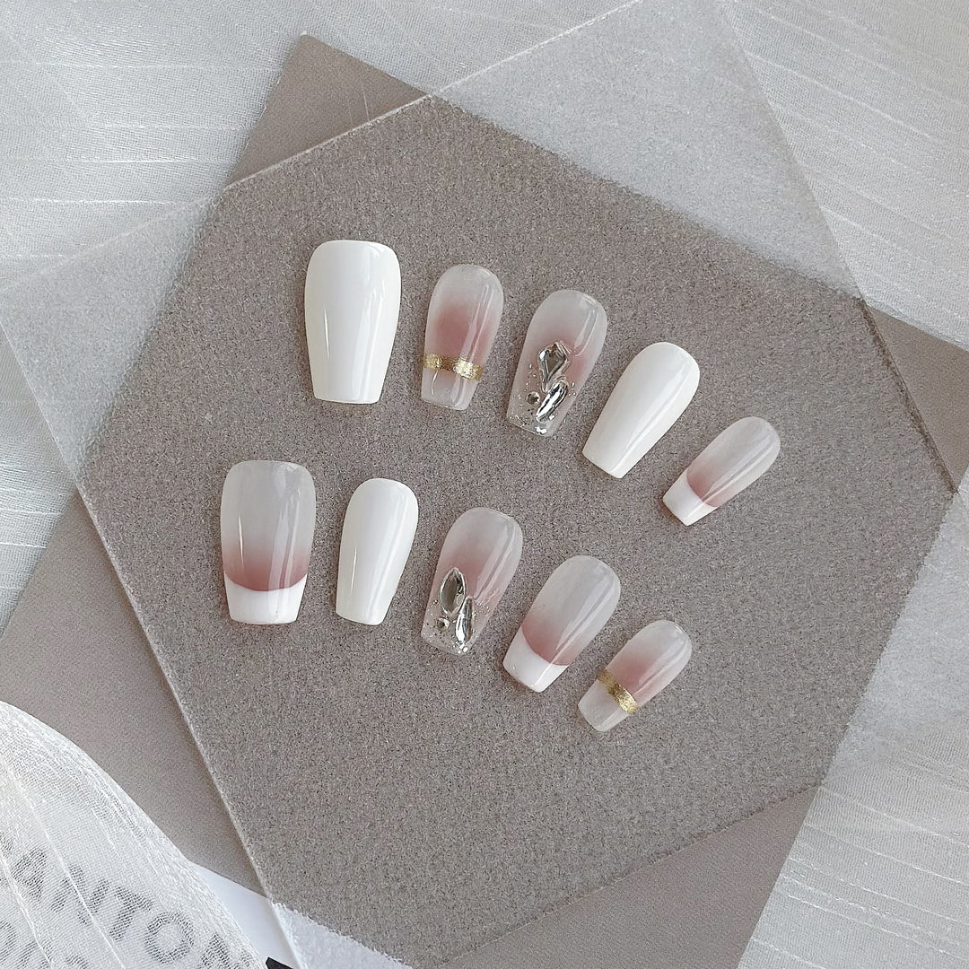 Elegantes Ombre-Press-On-Nail-Art-Set im französischen Stil