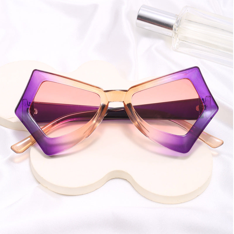 Damen polygonale Sonnenbrille im extravaganten Design Karnz