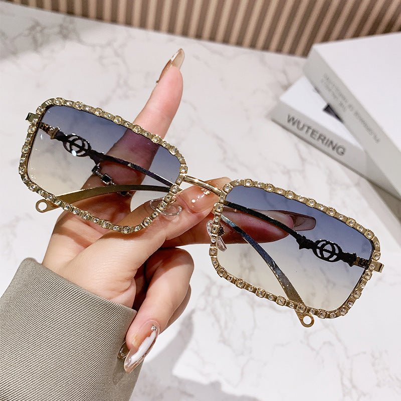 Damen elegante quadratische Sonnenbrille mit luxuriösem Strassrahmen Karnz