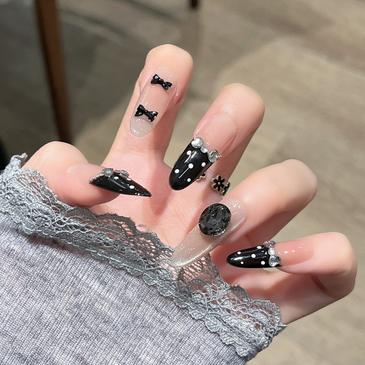 Dekorative mit Strass verzierte Press-On Nagelerweiterungen Karnz