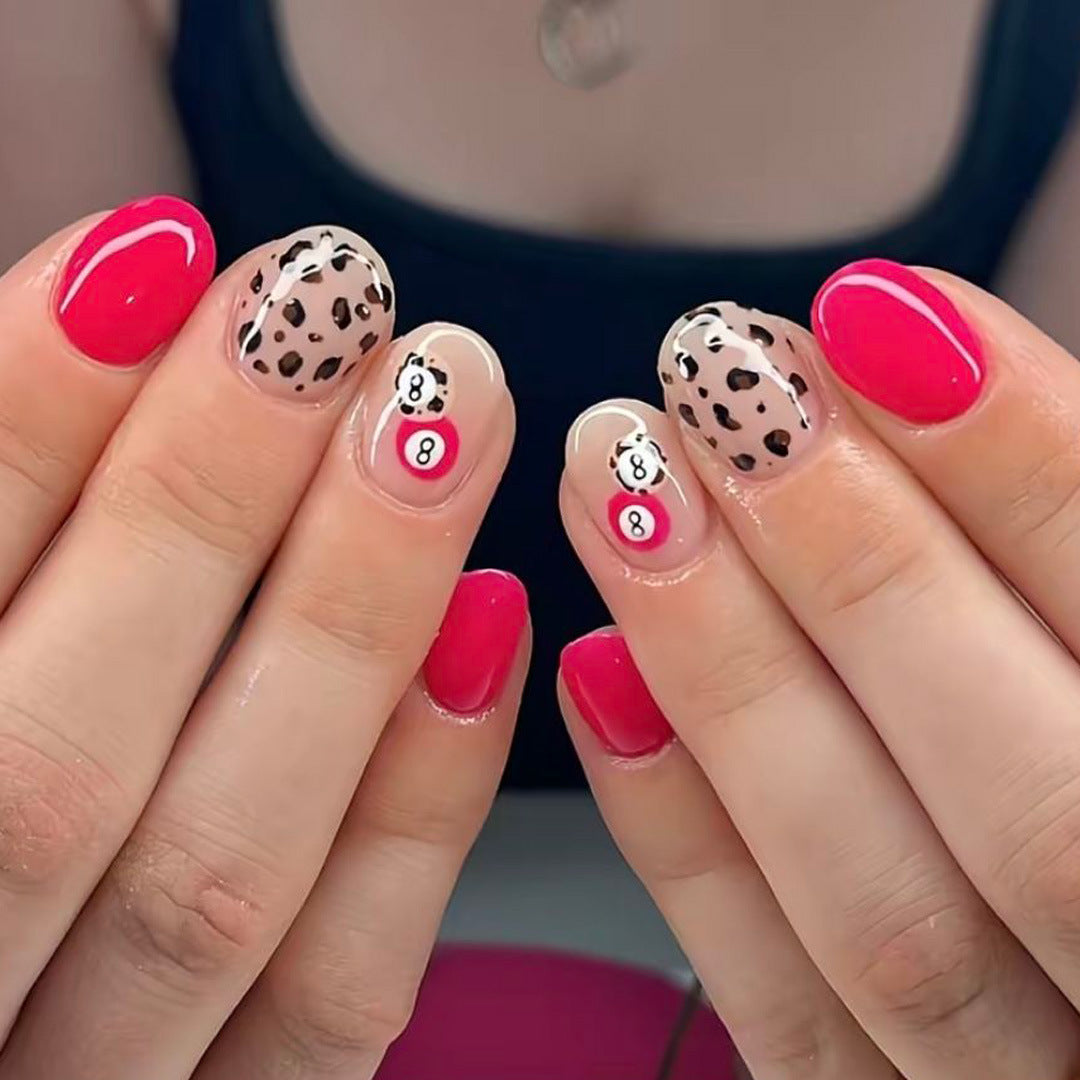 Trendy Tierdruck Nagelkunst
