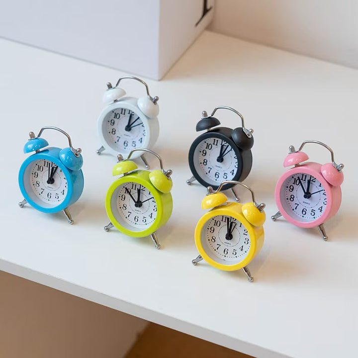 Klassischer Tischwecker Im Bunten Retro-Design Karnz