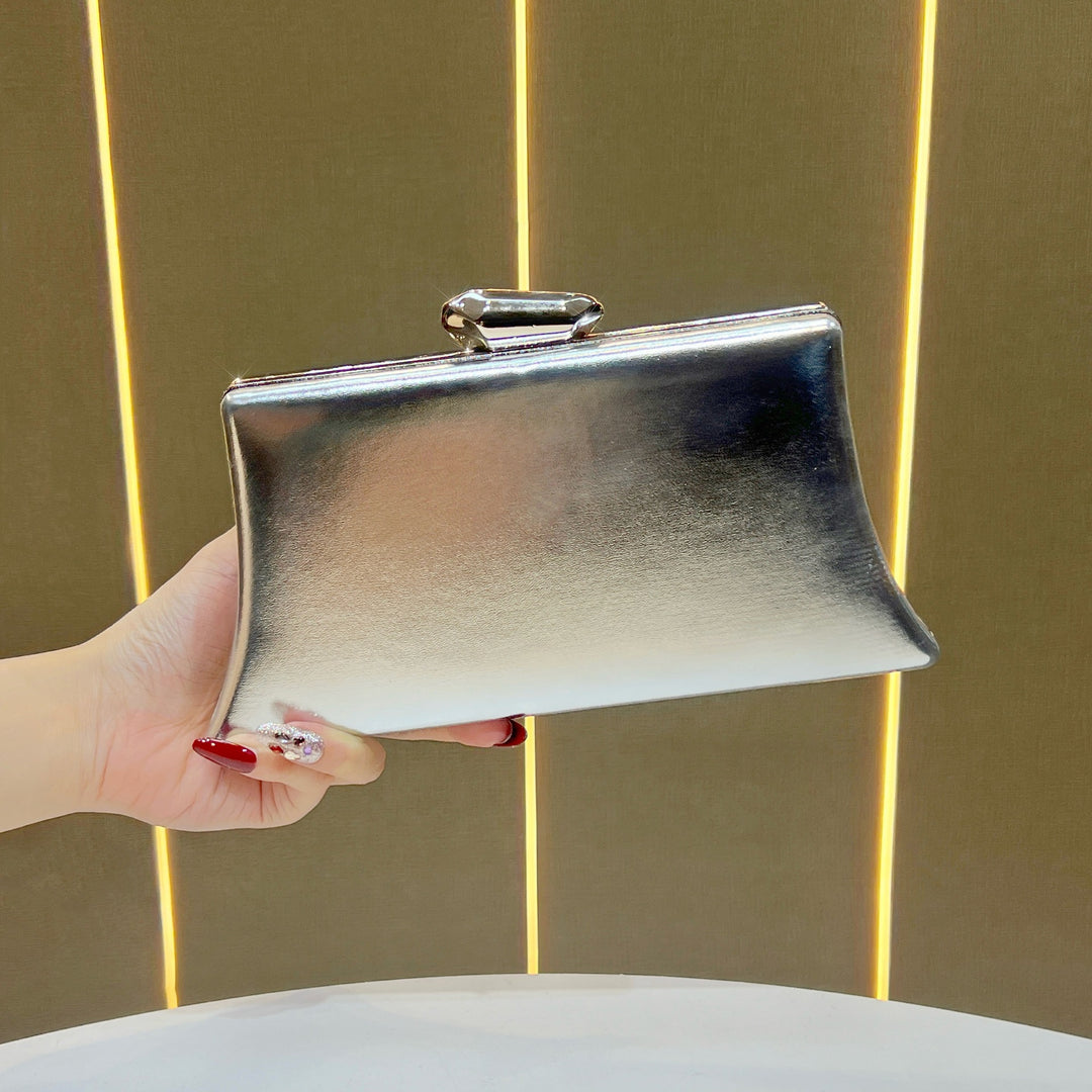 Elegante metallische Abendtasche