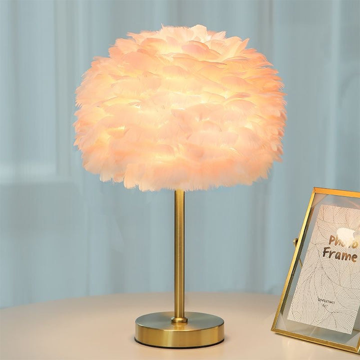 Federlampe mit Kristallakzenten