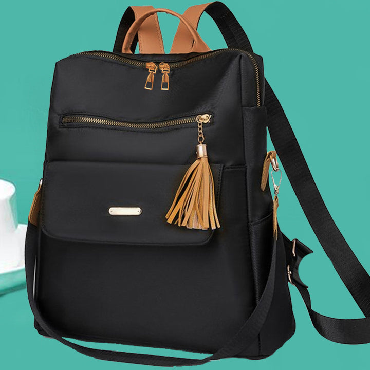 Multifunktionaler Rucksack mit dekorativem Quast Karnz