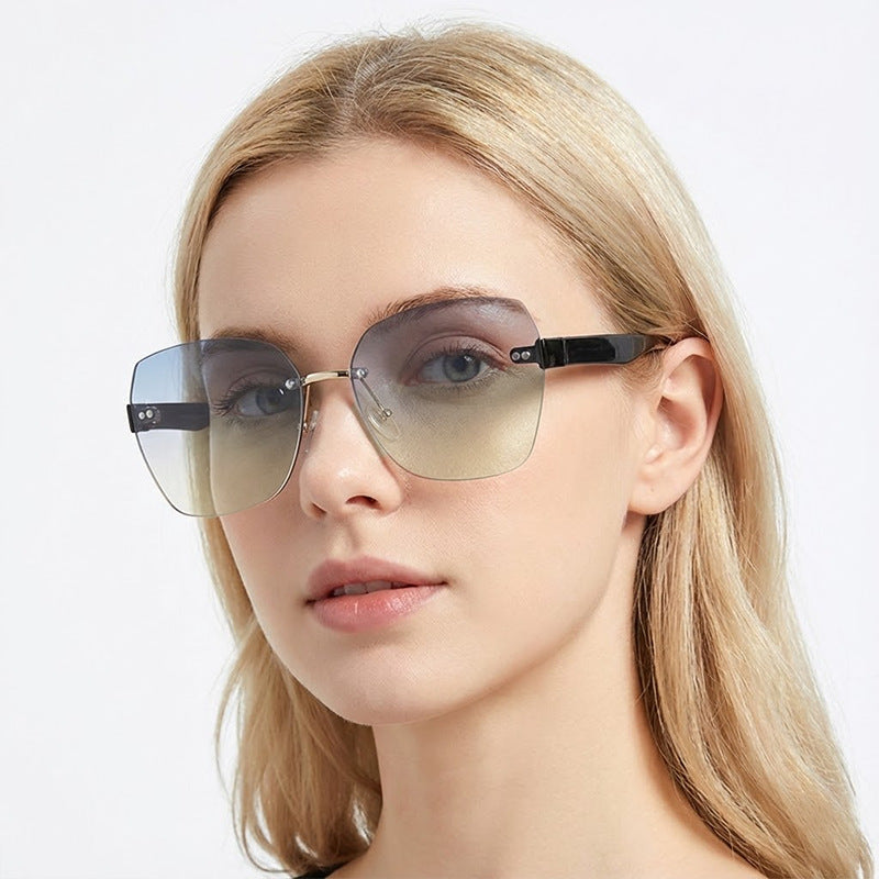 Damen Modische Schildpatt-Sonnenbrille mit goldenen Akzenten Karnz
