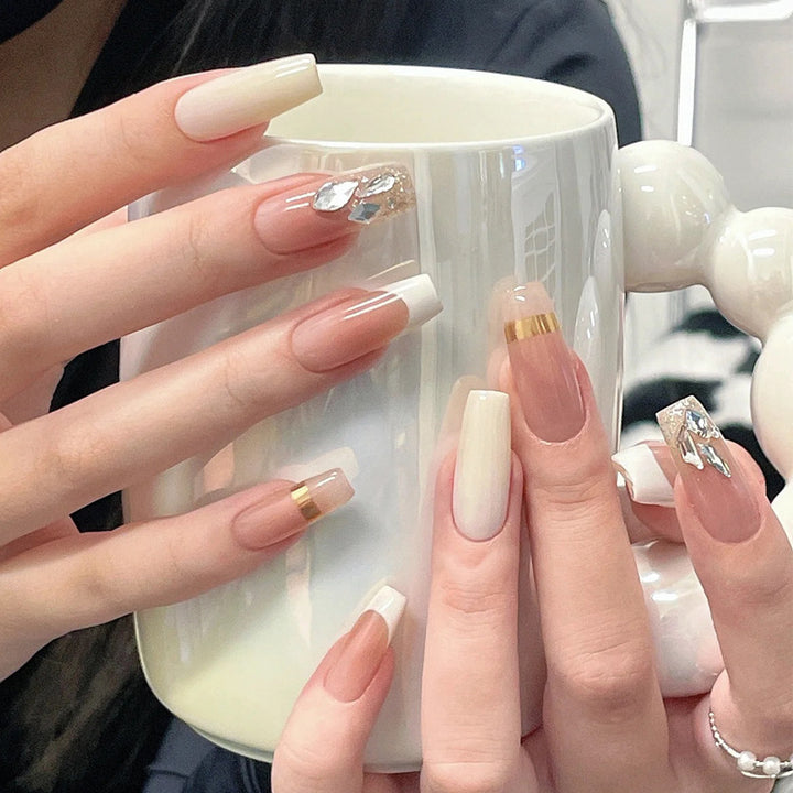 Elegante Gel Press-On Nagelverlängerungen Karnz