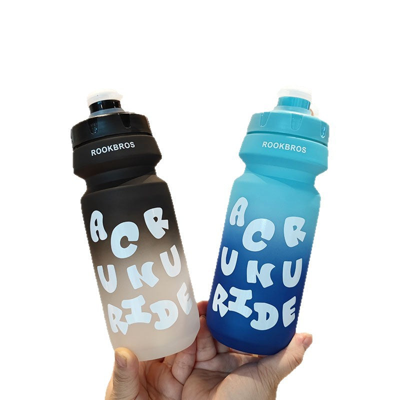 Damen Sportliche Trinkflasche mit flexibler Auslaufschutz-Technologie Karnz