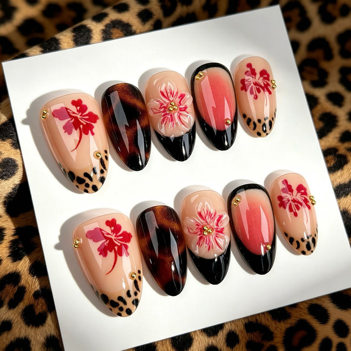 Künstlerisches Floral Press-On Nagelset 1790745789