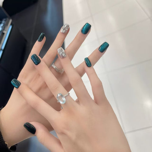 Funkelndes Acryl Press-On Nagelset Karnz